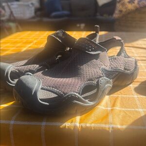 Crocs Men’s Swiftwater™ Mesh Sandals size 8 Preowned outdoor river lake ocean